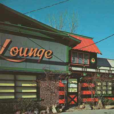 Postcard Harbor Hide-A-Way Lounge
