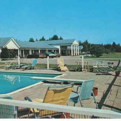 Postcard Yankee Doodle Motel