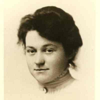 Hannah Tracy Maeck Portrait