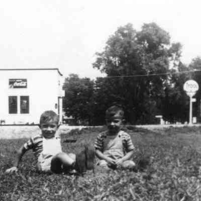 Collection George and Larry Sinnott