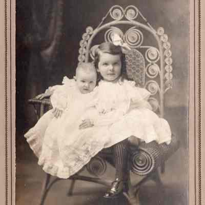 Viets sisters