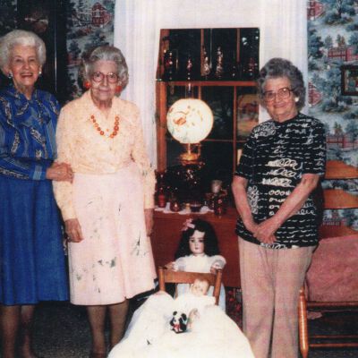 Viets Sisters