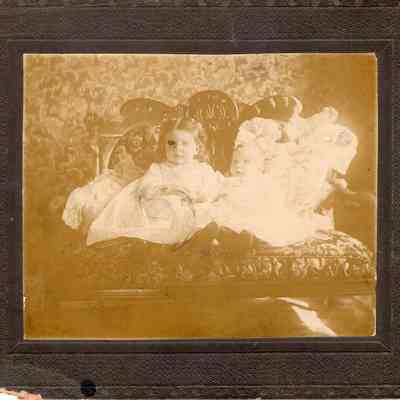 Viets Sisters