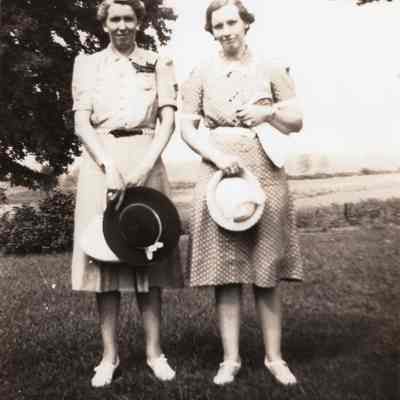Viets Sisters with Hats