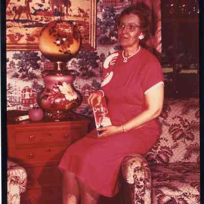 Welhemien Viets on couch