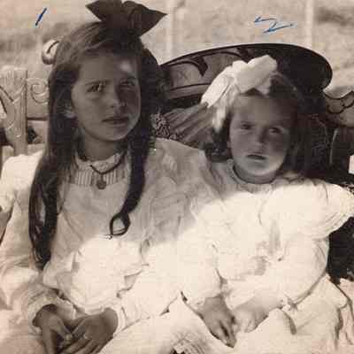 Viets Sisters