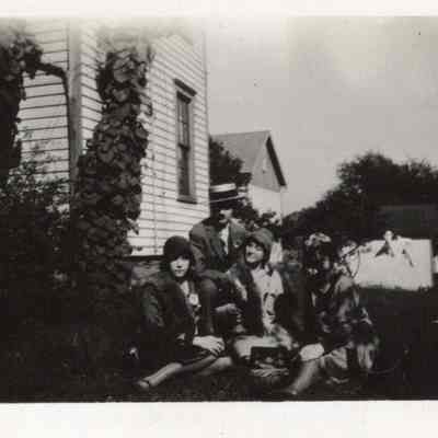 4 unknown people