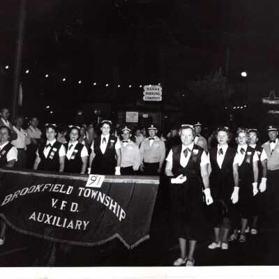 Image of Brookfield Township V.F.D. Auxiliary in Parade