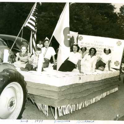 Brookfield Homecoming 4H Float, 1949