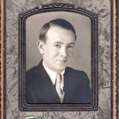 Russel Clark, 1933