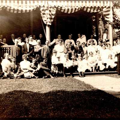 Unknown Group of People, 1909