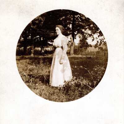 Della Harizona Wise