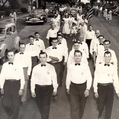 Brookfield Firemen in Homecoming Parade, 1949