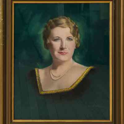 Painting: Oil Painting of Luise Carolyn Straus King 1949. Canvas: 25 ¾"H x 20 ¾"W. With Frame: 31 34 ¾"H x 26 ¾"W.
