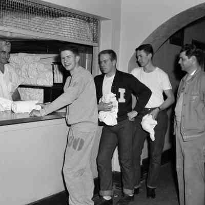 Distributing towels