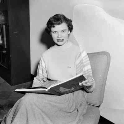 Woman reading