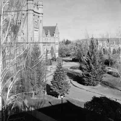U of I building