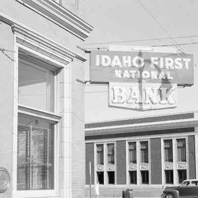 Idaho First National Bank sign