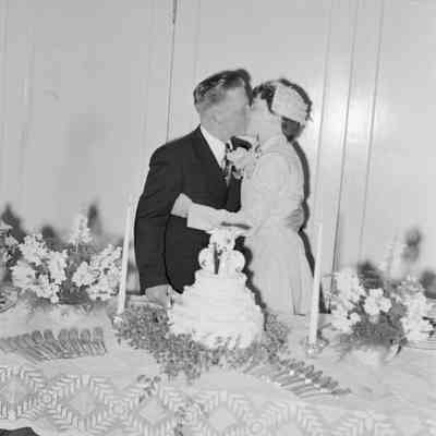 Cake kiss