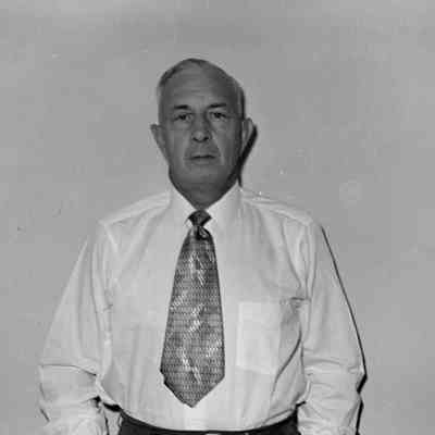 Photograph of a man [SIMILAR TO #1024]