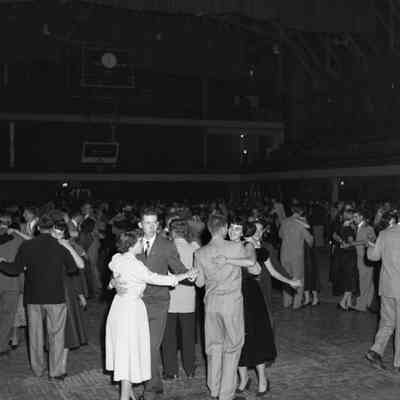 Dancing couples