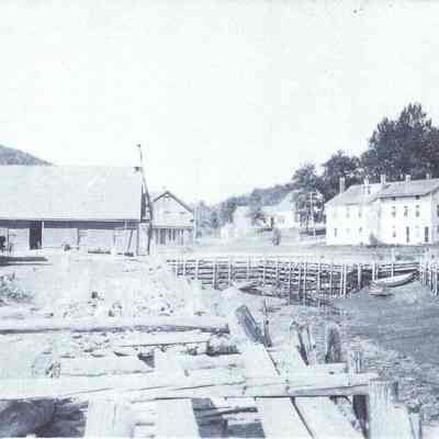 Wharves at Frohock Brook: Today's Whales Tooth Pub to right, Putnam Frohock's hotel in center background