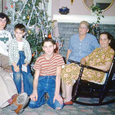 Fred Dodd, Mildred, David, Ron, Bertha Hemeon, Helen Dodd