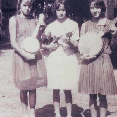 Ruth,Laura,Reita Hall