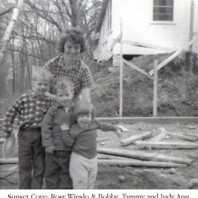 Sunset Cove: Rosy, Bobbie, Tommy and Judy Ann Winslow