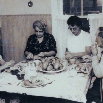 Keller - Payson families lobster dinner