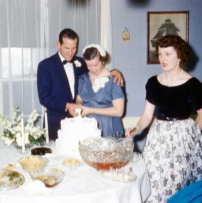 1955 - Wedding Cake with Couple