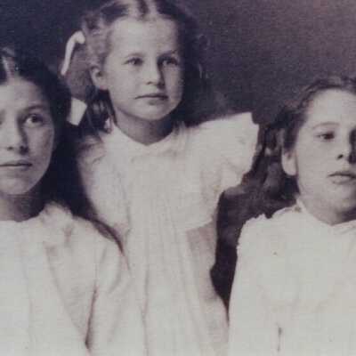 Hattie,Hilda,Lucy Warren