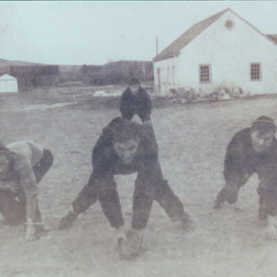 E.Ames,F.Perry, L.Hugunot,W.Davis