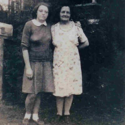 Ava and Mabel Athearn