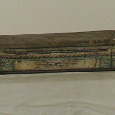 Tobacco tin