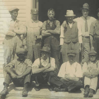 Builder's of Crows Nest crew