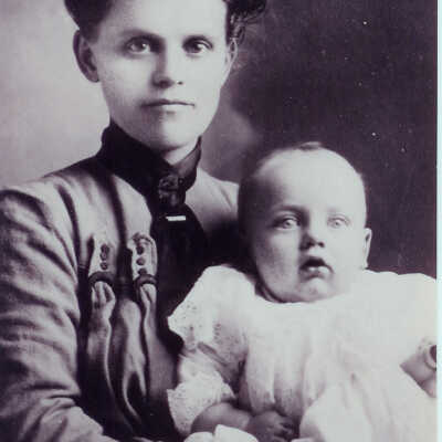 Ella, Joel Packard