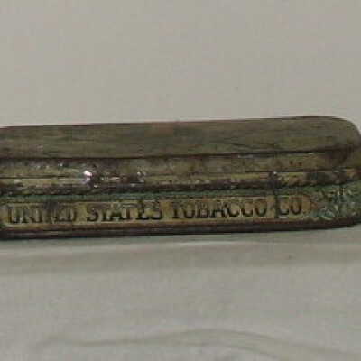 Tobacco tin
