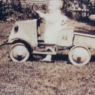 Dennis Calderwood 1933