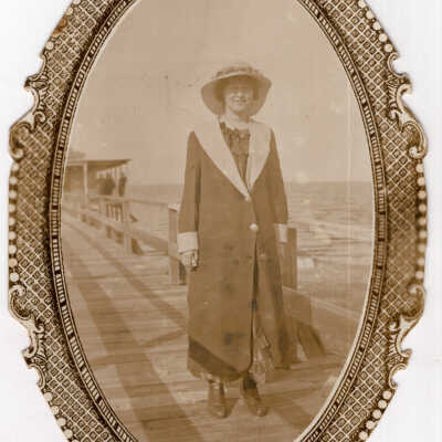Hardy, Heal & Young Families Photograph Collection