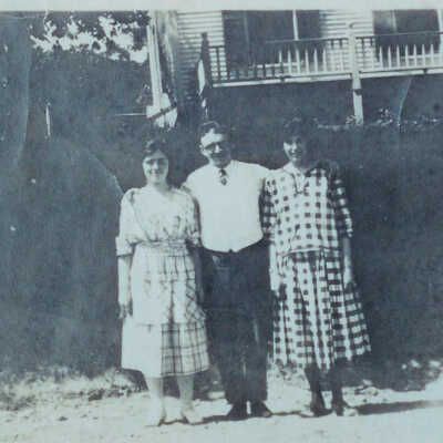 Doris, Roy & Madalienne Allen