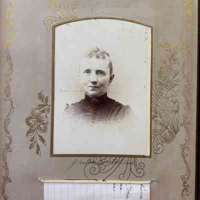Julia Hutchins