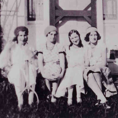 Isabel Ames-3rd from left
