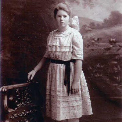 Elizabeth Griffin Photo Collection