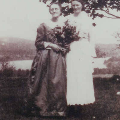Jennie Calderwood,Cora Hills