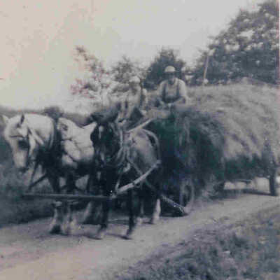 Pearl Wentworth on right
