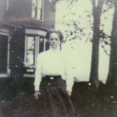Anna Hills