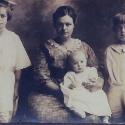 Annie,Grace,Bill & David Munro