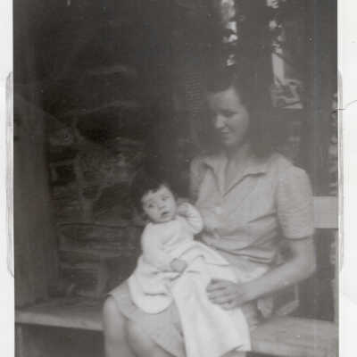 Ruth Wade Carver with Natalie (Nancy)