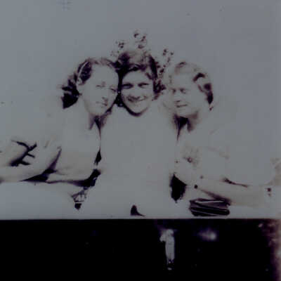 Dot Young,Winnie Lamb,Evelyn